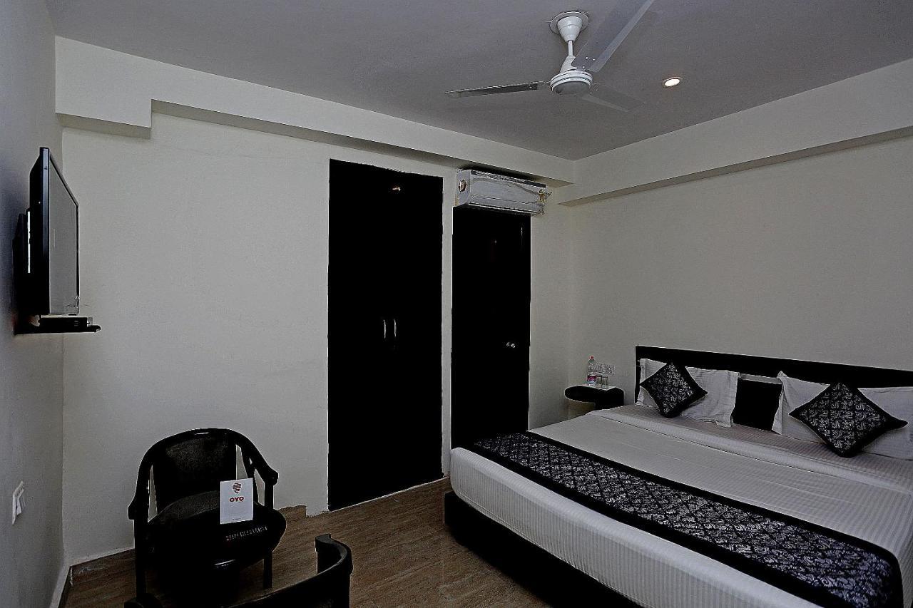 Oyo 12171 Hotel Sky View Gurgaon Extérieur photo