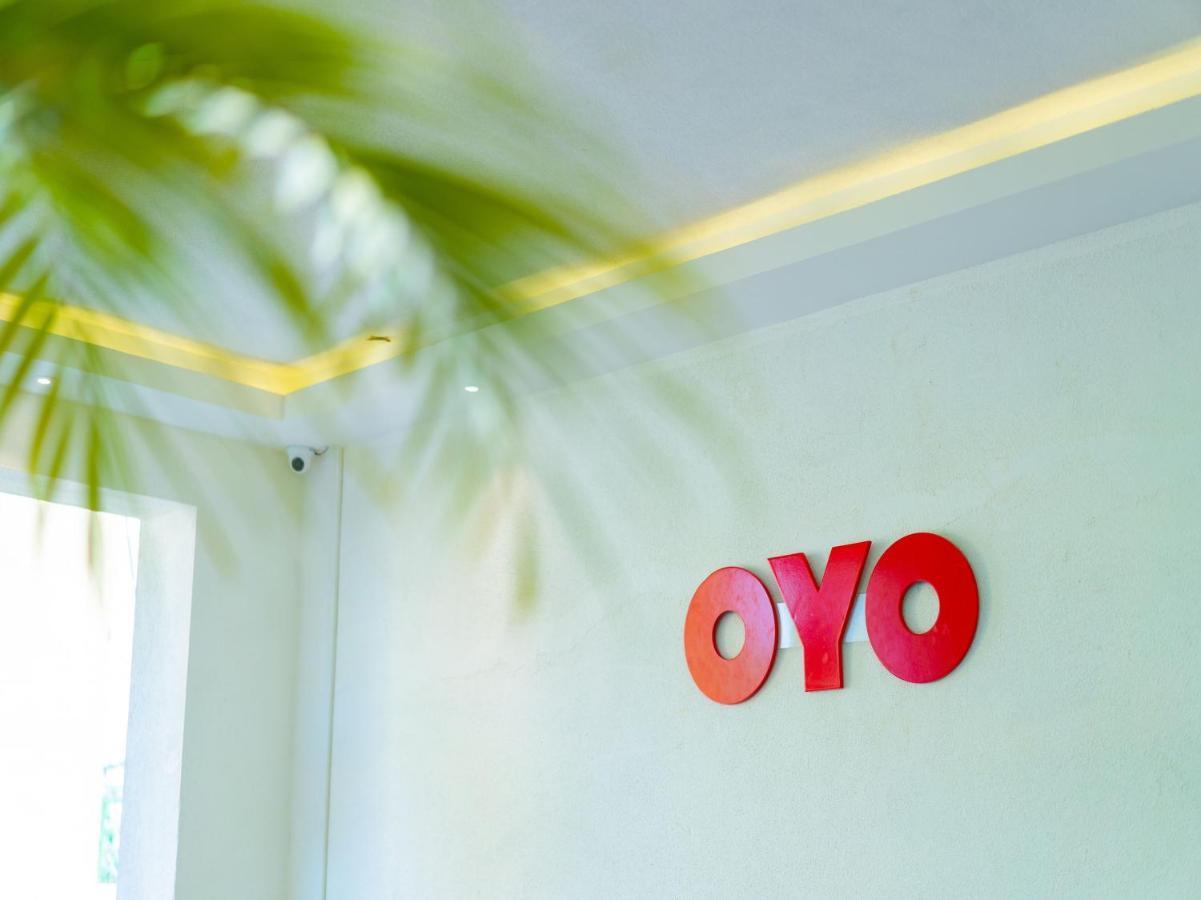 Oyo 12171 Hotel Sky View Gurgaon Extérieur photo